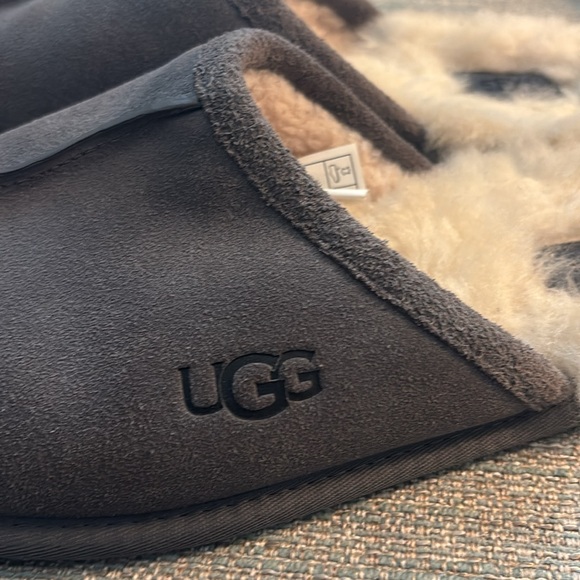 UGG Sheepskin Scuff Gray Slippers House Shoes Men’s size 12 - Picture 5 of 8